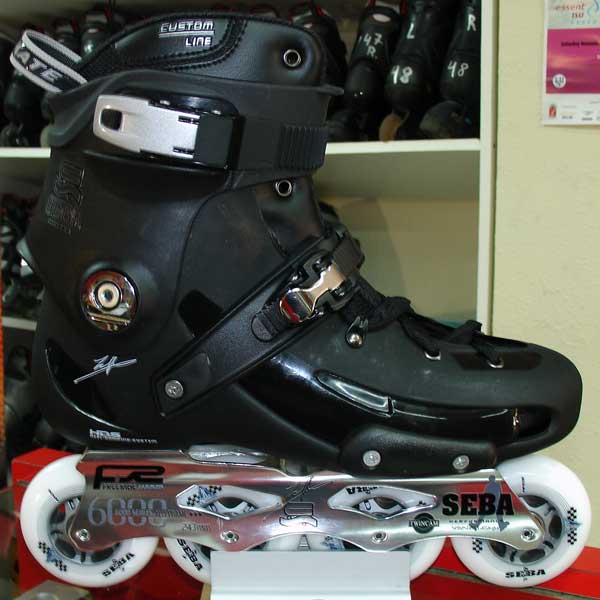 Seba FR custom en negro