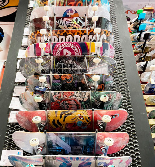 Skateboard shopping guide in the Inercia skateboard store