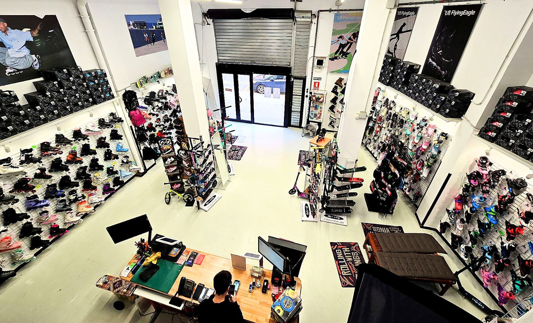 Ven a nuestra tienda de Barcelona para alquilar tus patines